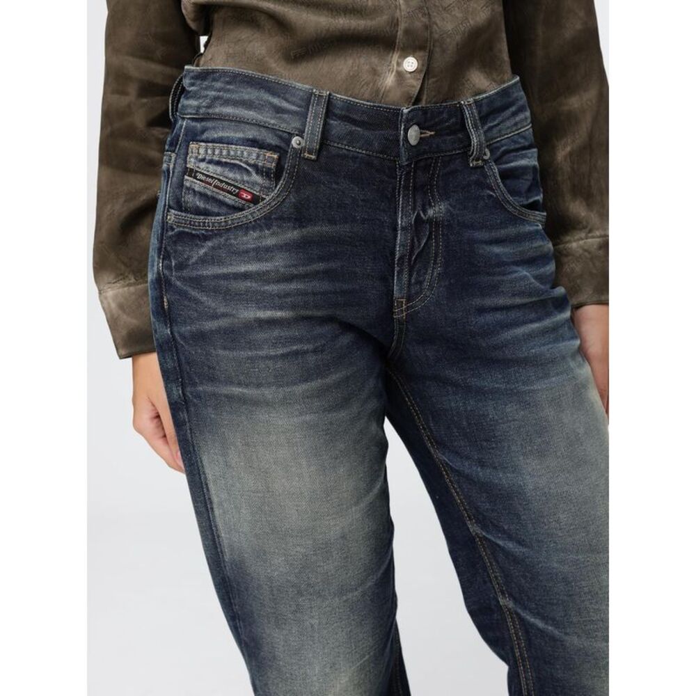 Diesel Women D-Heel Diesel High-Waisted Straight Jeans In Denim With Back Slit - Picture 3 of 3